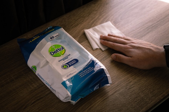 disinfecting wipes canister surface cleaning